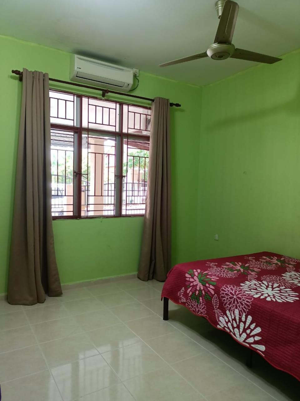Yasmeen Homestay Kemaman Chukai Экстерьер фото